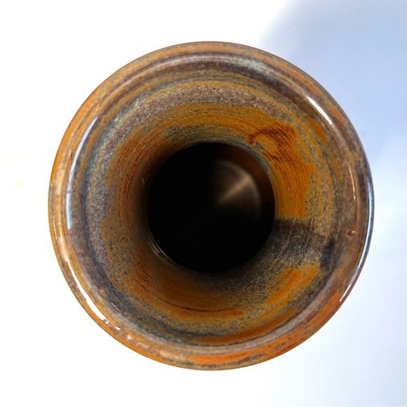 Signed Art Pottery Vase 4 feathers signature on bottom 8 In tall Sunset Colors - Picture 8 of 11